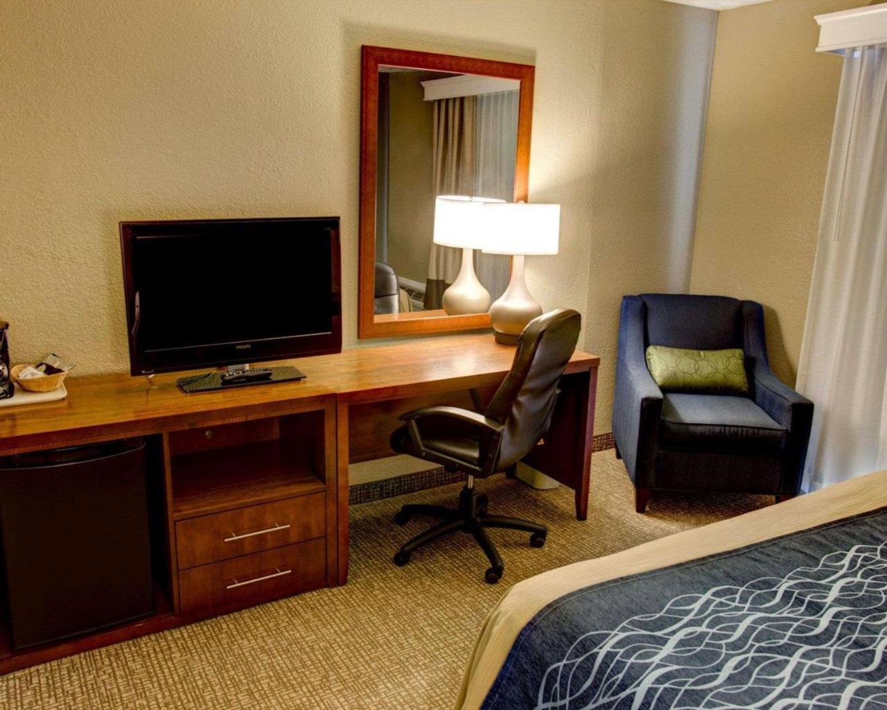 Comfort Inn Conference Center Churchill Exteriör bild